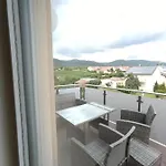 Weinrebenblick مايكامير