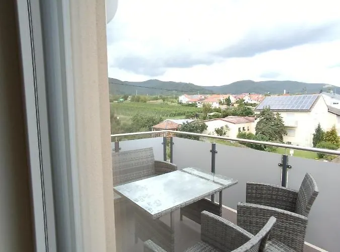 Weinrebenblick 迈卡默